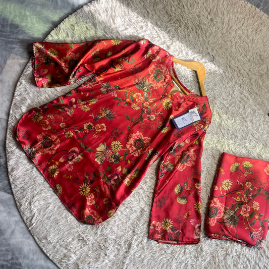 Red floral 🌺